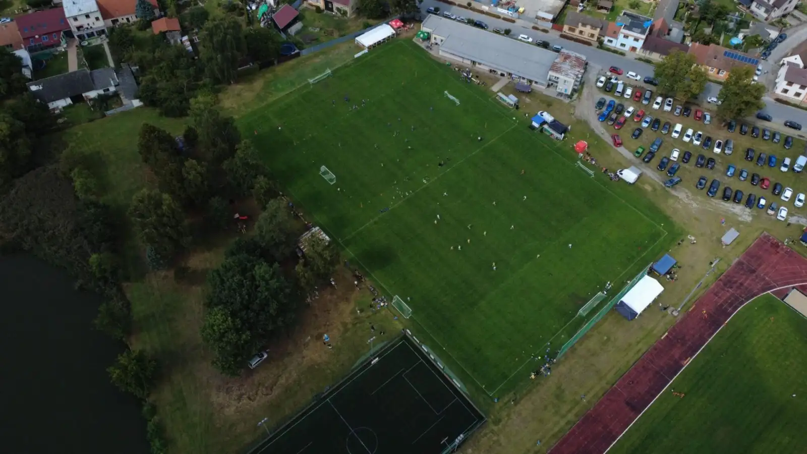 Renovace systému ohřevu teplé vody pro zázemí fotbalového oddílu