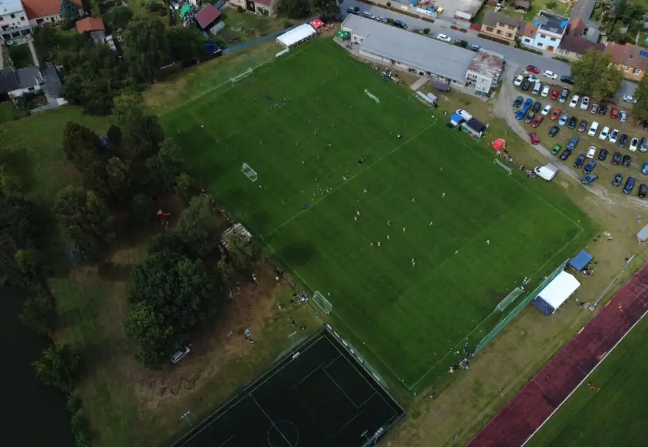 Renovace systému ohřevu teplé vody pro zázemí fotbalového oddílu